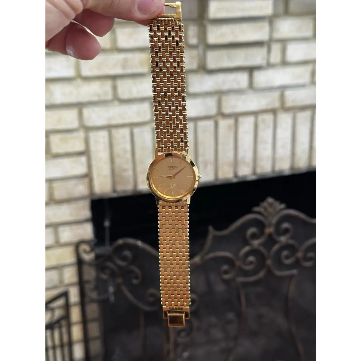 Vintage Seiko Slim SO.325714 Gold Band Up To 8.25 Wrist Fit