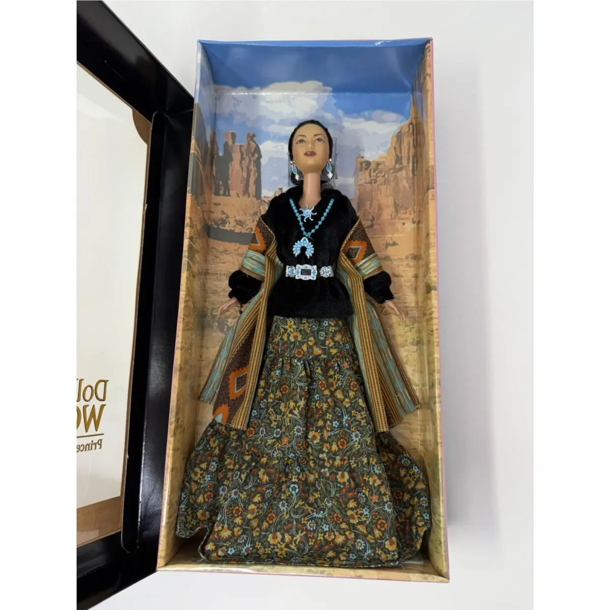 Barbie Collector Princess of The Navajo Dolls of The World 2004 Mattel