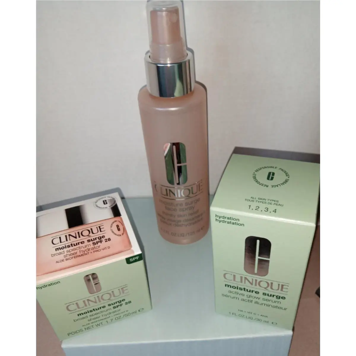 Clinique Moisture Surge Sheer Hydrator Active Glow Serum Face Spray