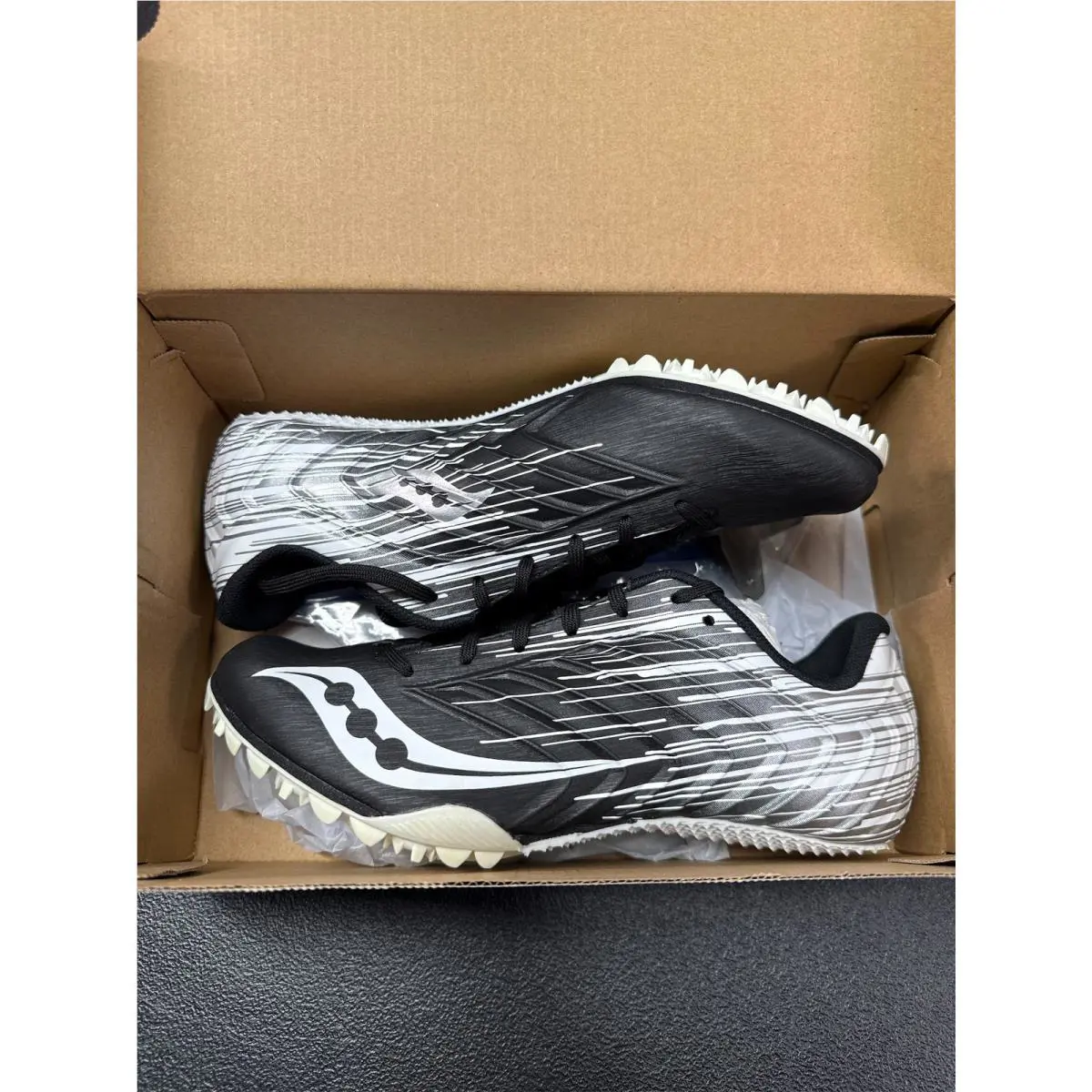 Saucony shoes - Black/White (UPC: 195019133556) 2