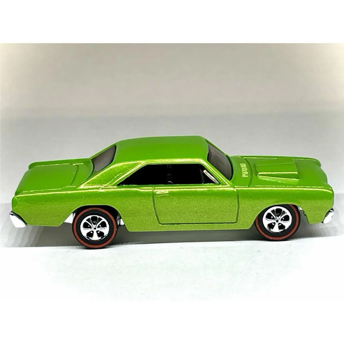 Custom Made Redline Hot Wheels Metallic Lime Green 68’ Dodge Dart 1:64