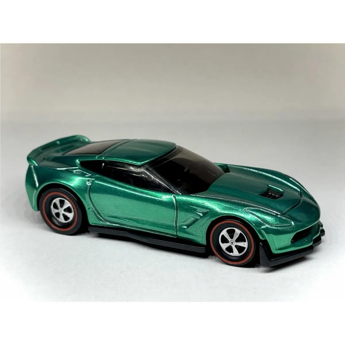Hot Wheels Custom Made Spectraflame Green Redline Corvette C7 Z06 Diecast