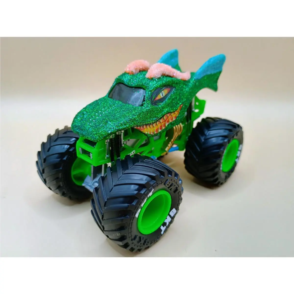 Custom Dragon Spin Master Monster Jam - Glow In The Dark Sparkle Edition