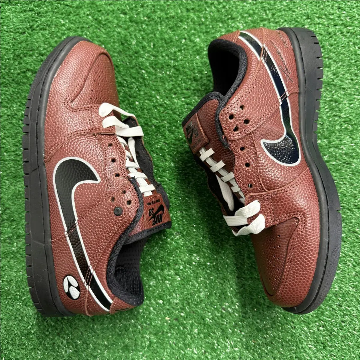Nike shoes - SB Dunk Low Limosine Skateboards - HJ4131-200 - Brown 1