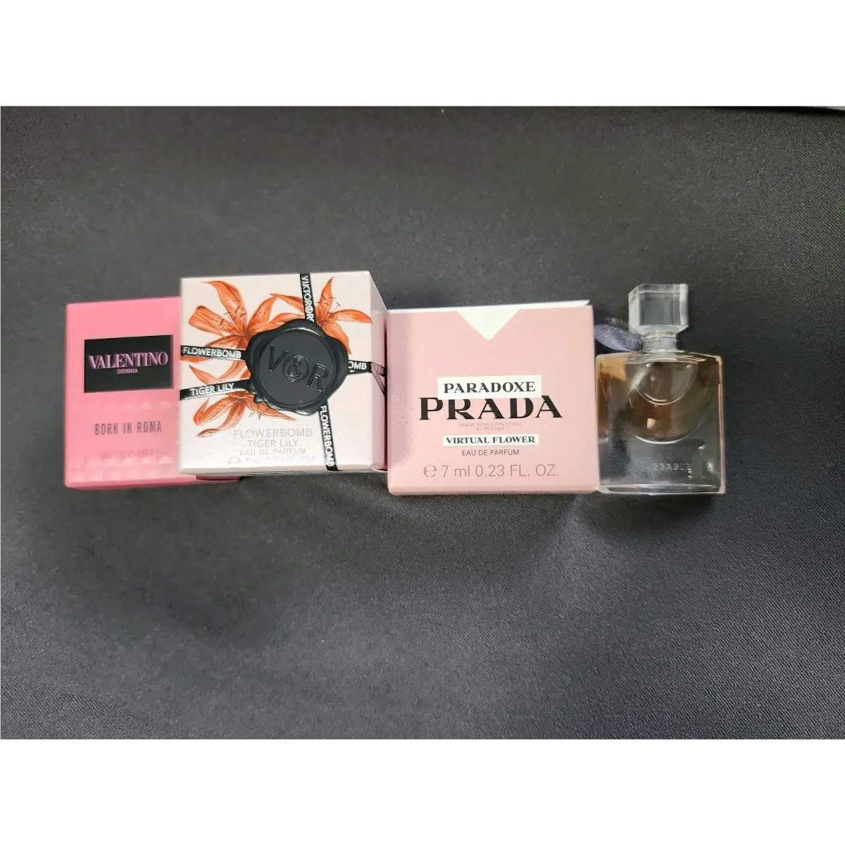 4 Mini Parfum Set Valentino V R Prada Lencome 6/7 ML Each