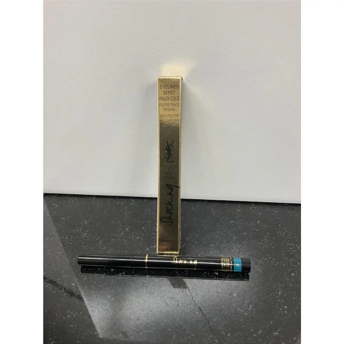 Bold Felt Tip Eyeliner Shocking 4 Deep Green by Yves Saint Laurent