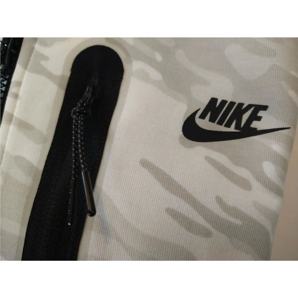 Nike clothing - NSW Tech - NSW Tech - White / Grey - Black (UPC: 194494689565) 4