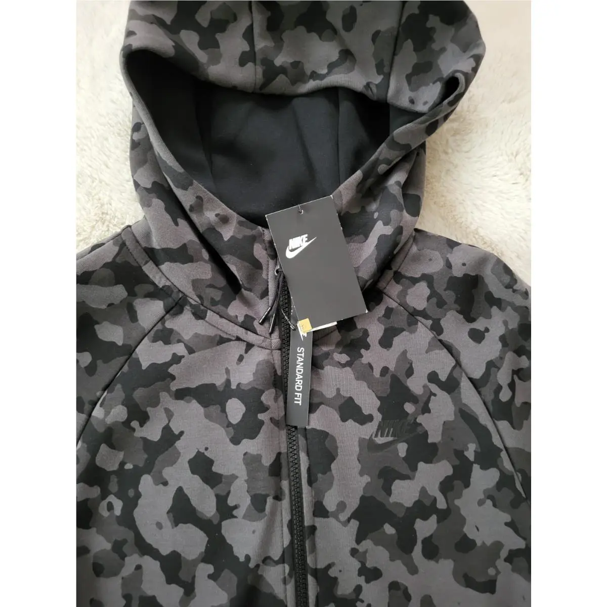 Nike clothing - Gray (UPC: 0193154982763) 0