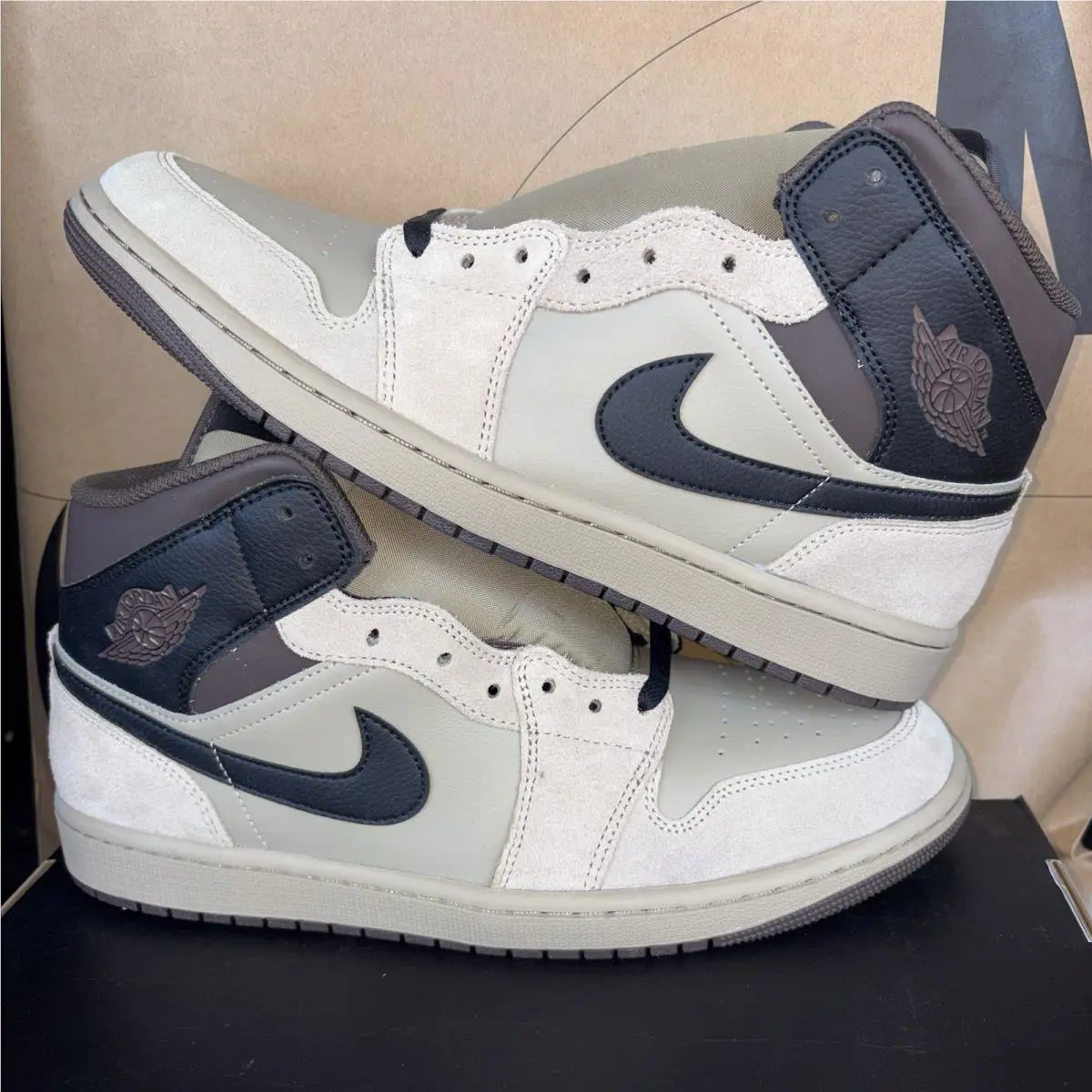 Nike shoes - Air Jordan 1 Mid - Air Mid - HV6422-200 - Brown 0