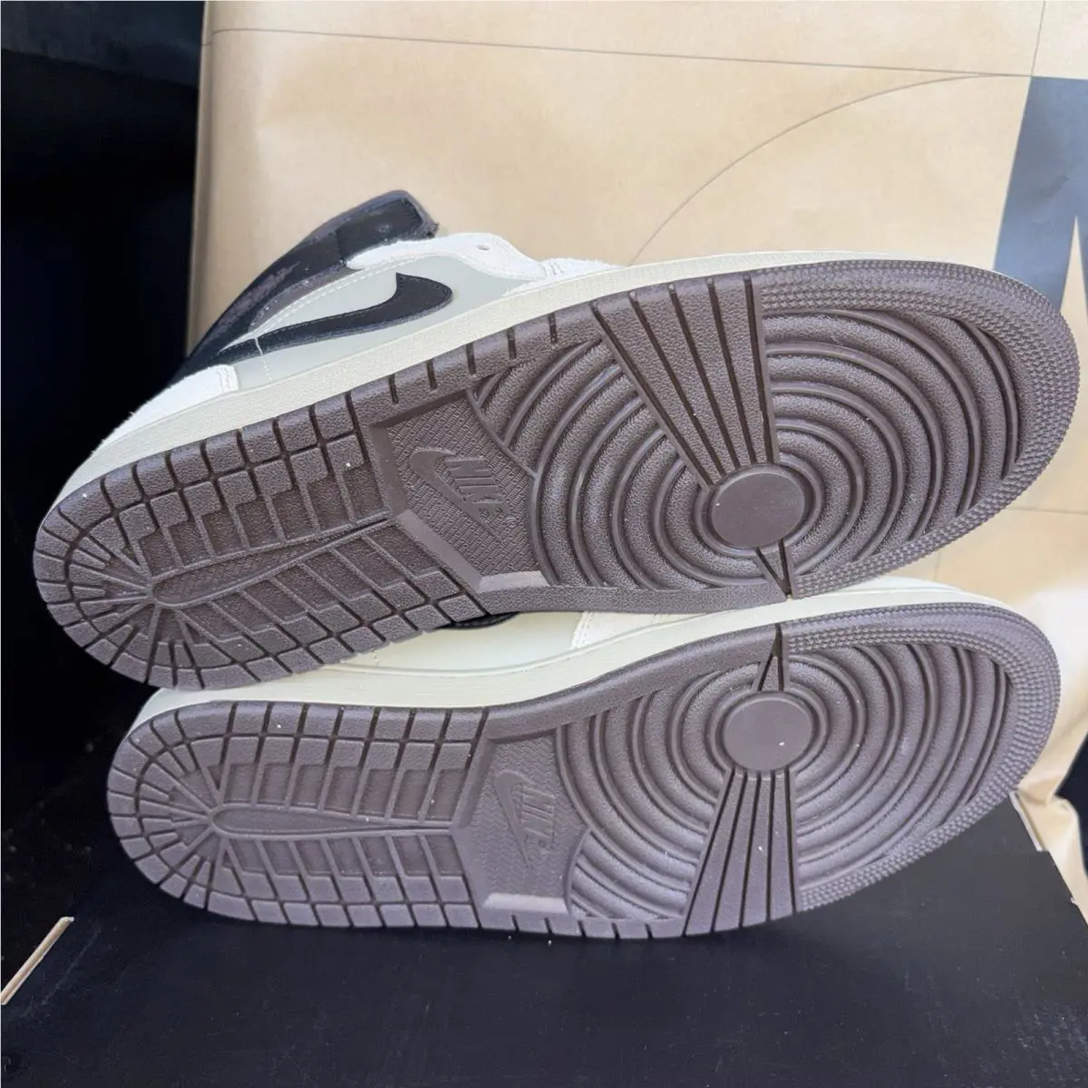 Nike shoes - Air Jordan 1 Mid - Air Mid - HV6422-200 - Brown 4