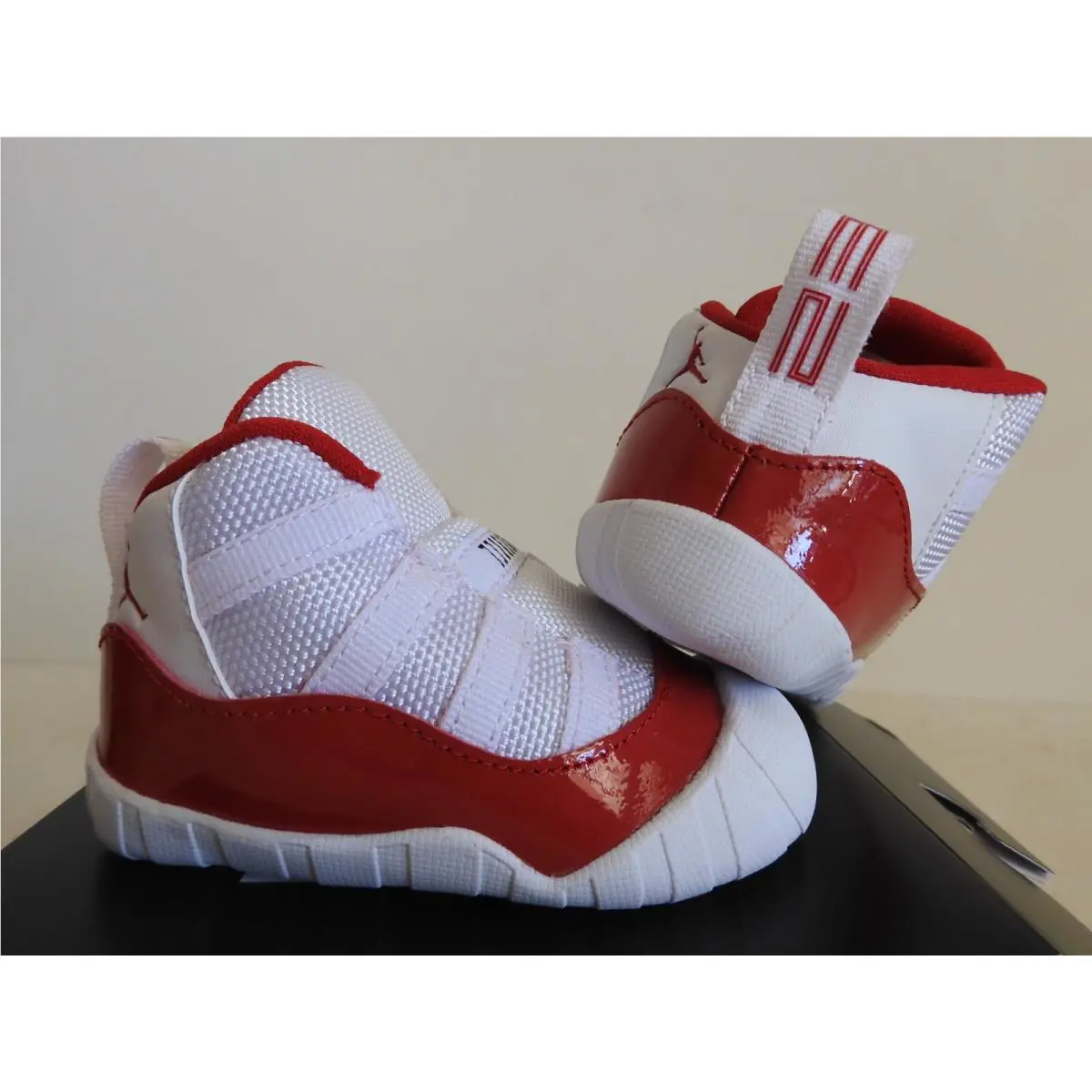 Nike shoes - Air Jordan 11 - Air - Red (UPC: 196152183576) 0