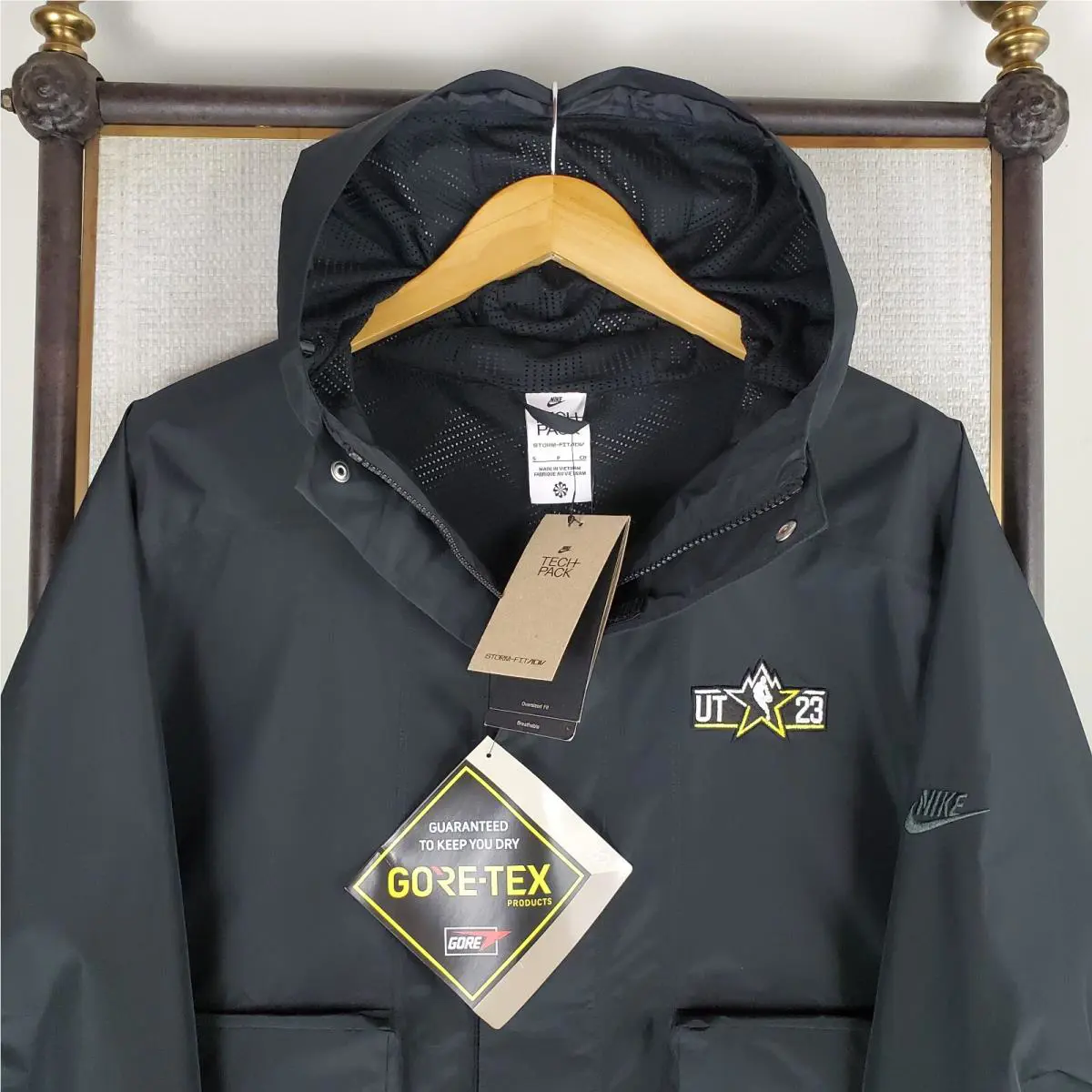 Nike clothing - golf casual jacket coat windbreaker swoosh nike fit full zip waterproof windproof vintage performance sportswear wicking breathable 2023 nba all star game storm fit advanvced goretex gore tex salt - Black 1