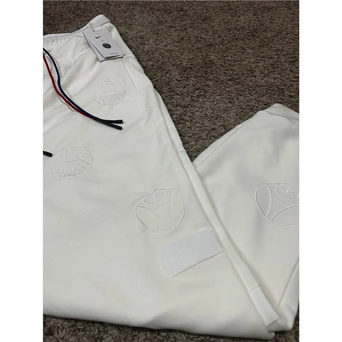 Nike clothing - Nike Paris Saint-Germain - Paris - dx5691-133 - Sail White (UPC: 196149778228) 0