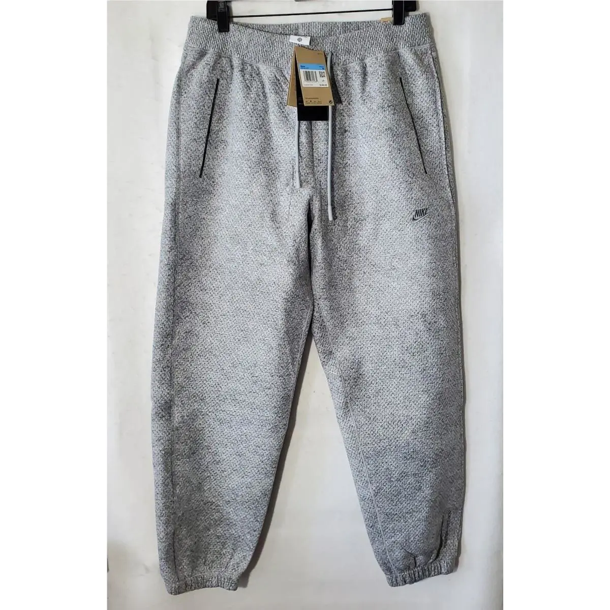 Nike clothing - Gray (UPC: 196607625682) 0