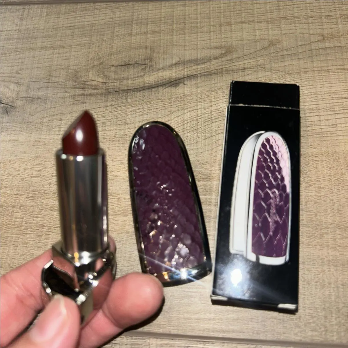 Guerlain Rouge Hype Purple Lipstick 555 Mirror and Case Luxury Designer Vanity