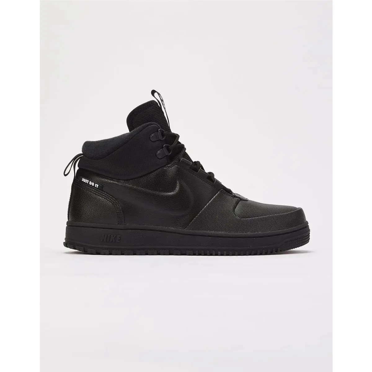 Nike Path Winter Triple Black Sneaker Boots Men`s Size 13 BQ4223-001 Athletic