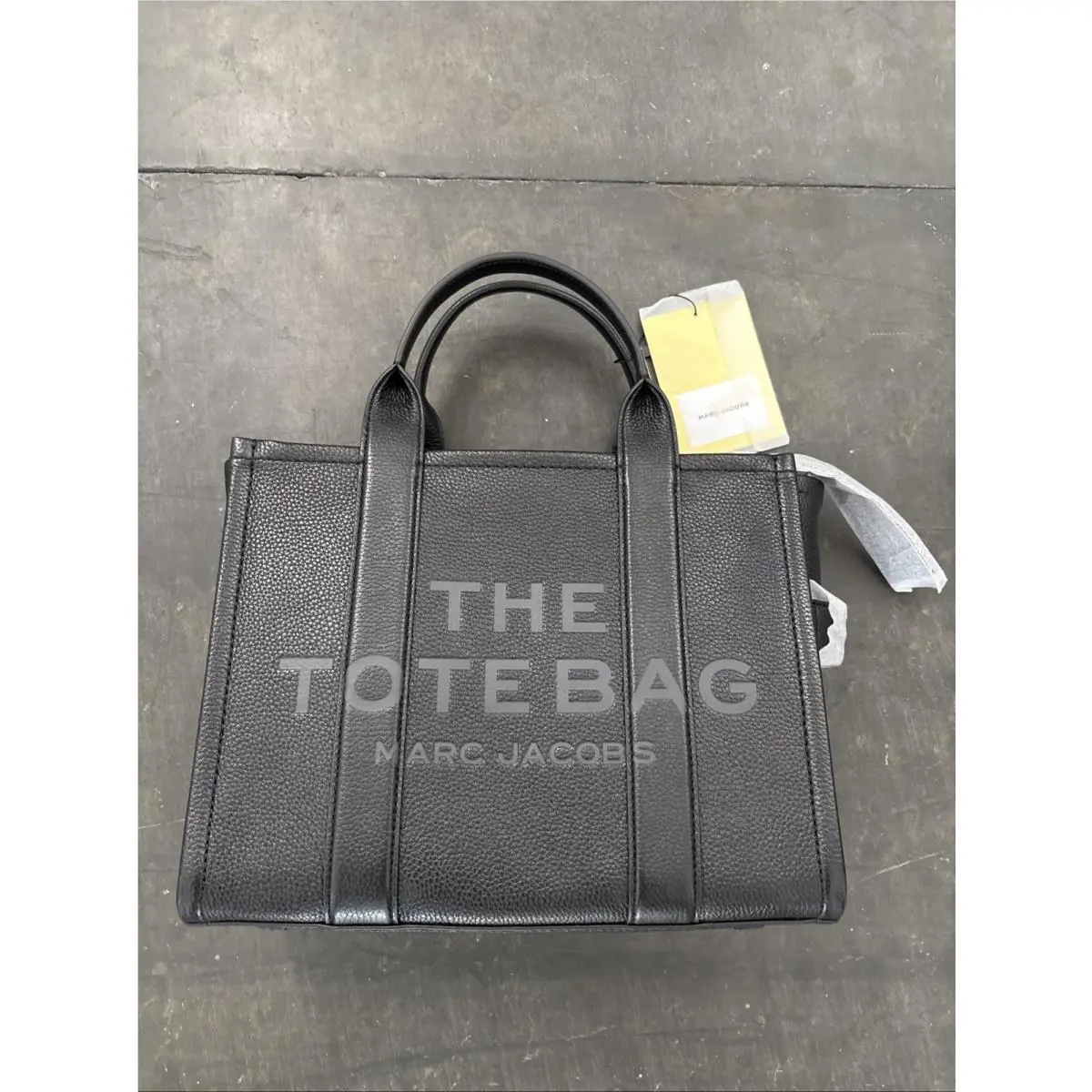 Women`s The Leather Medium Tote Bag Black Zipper H004L01PF21-001 by Marc Jacobs