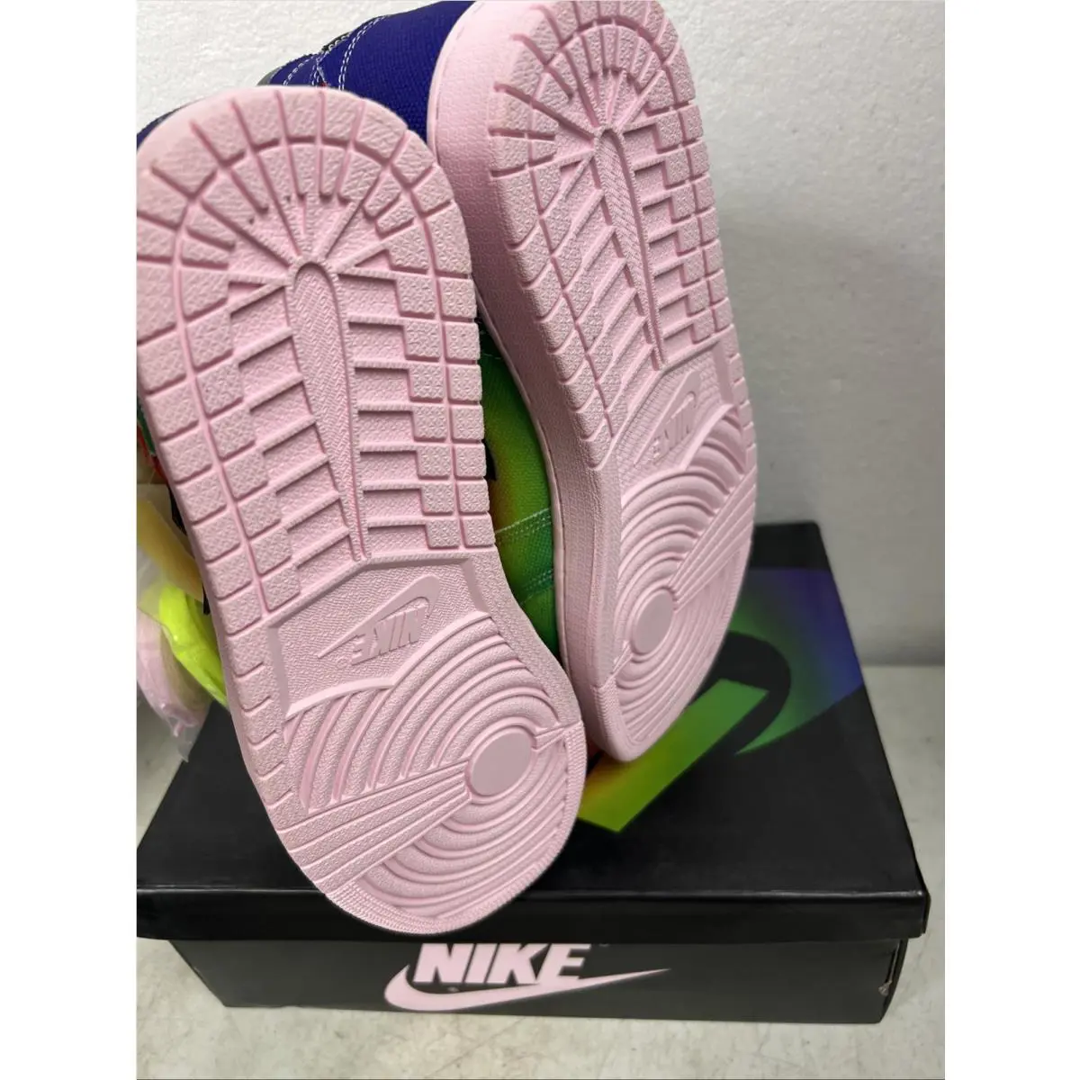 Nike shoes - Air Jordan 1 - Air - Multicolor 4
