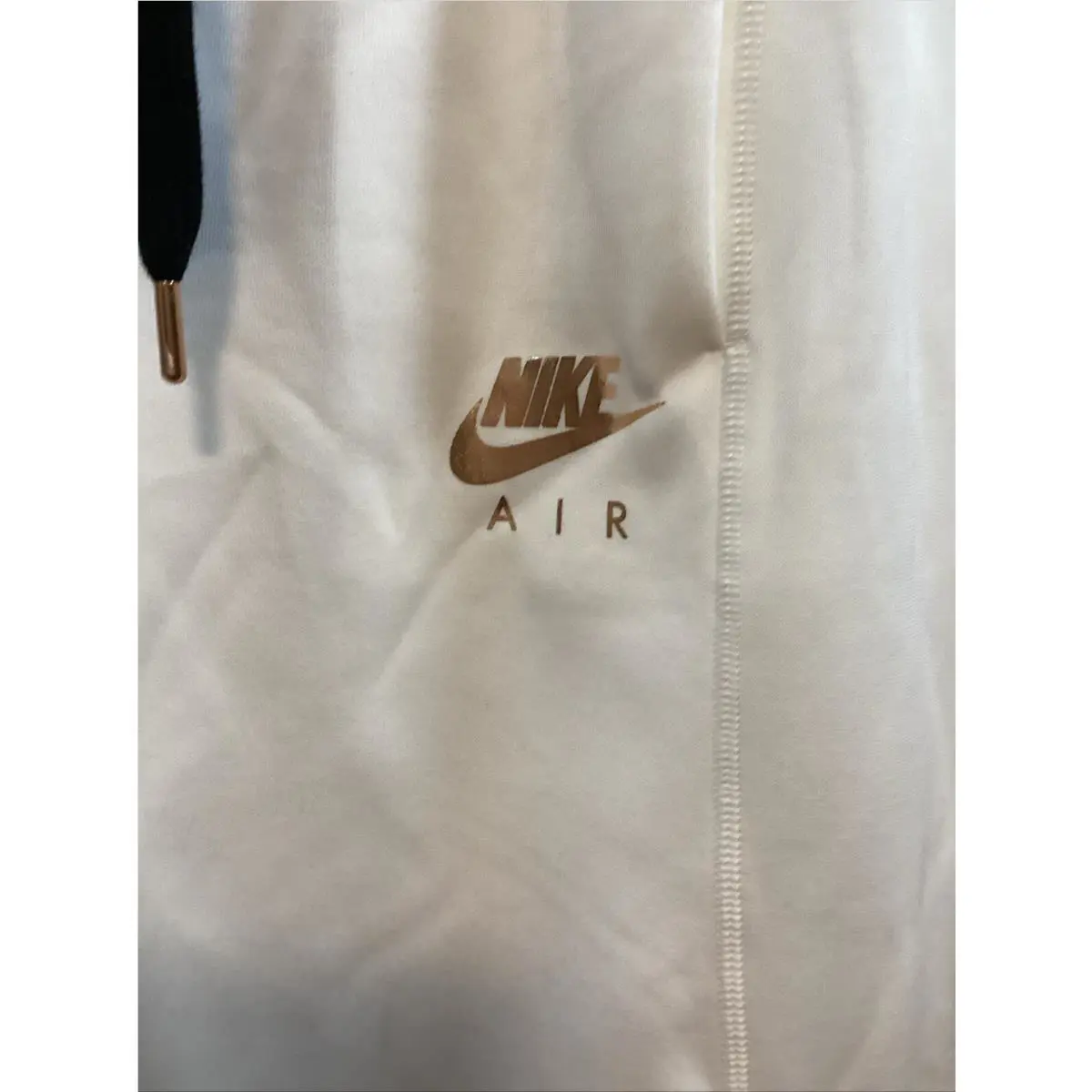 Nike clothing - White/ Gold 14