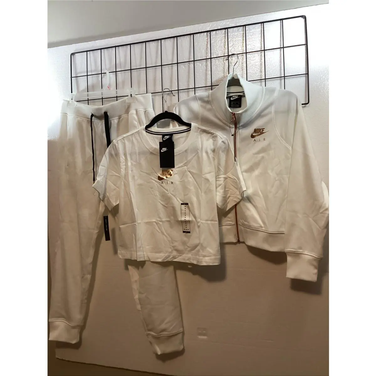 Nike clothing - White/ Gold 18