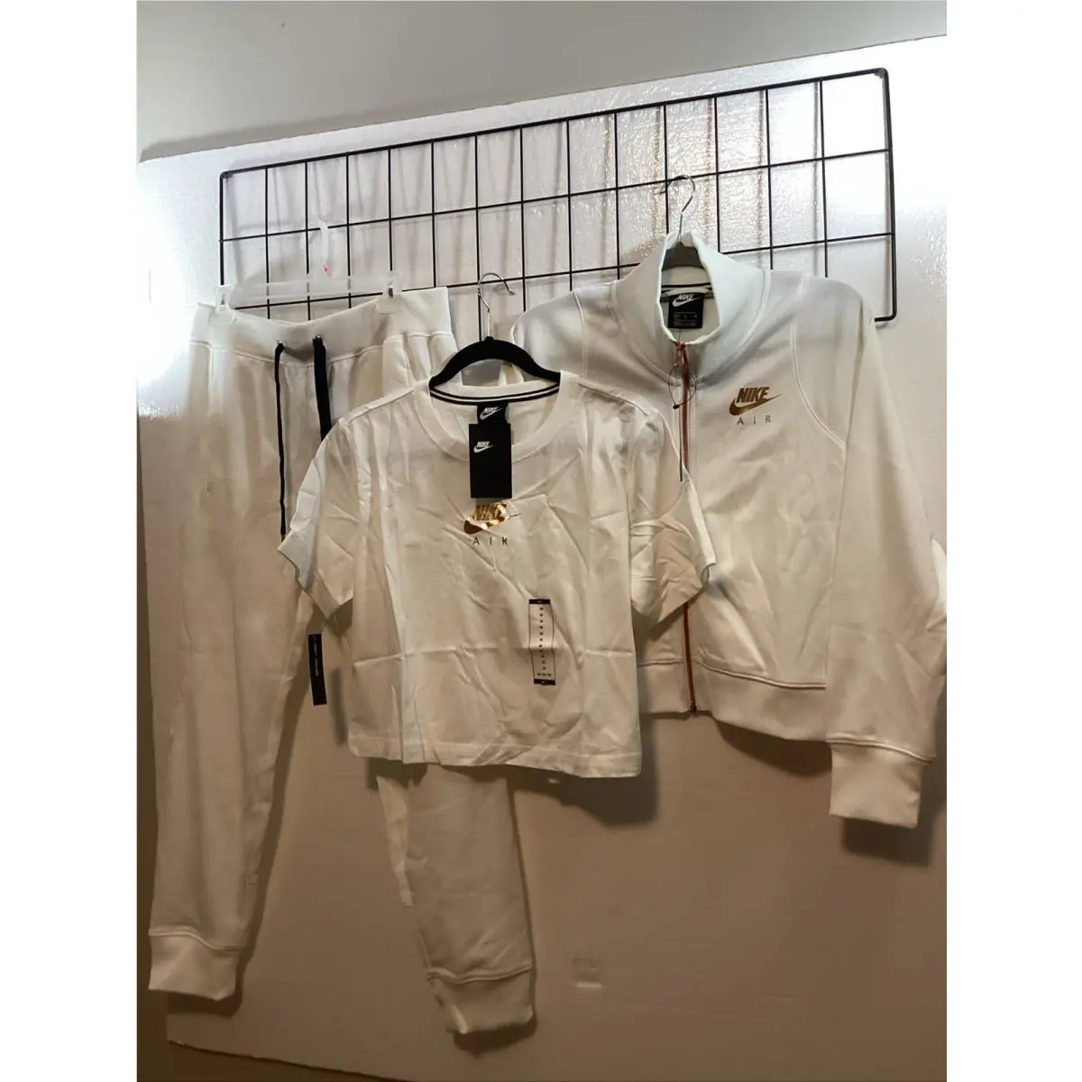 Nike clothing - White/ Gold 5