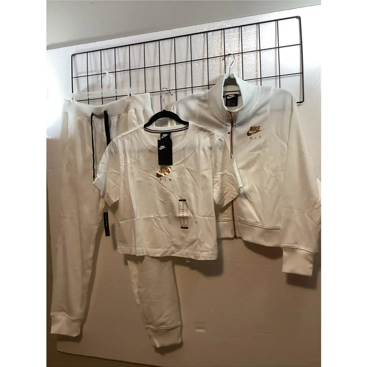 Nike clothing - White/ Gold 6