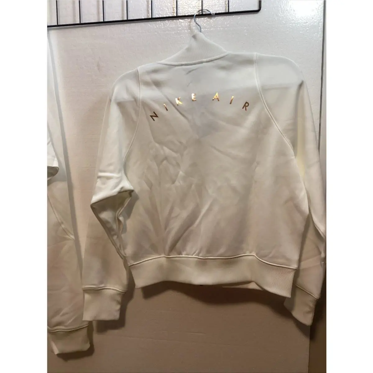 Nike clothing - White/ Gold 7