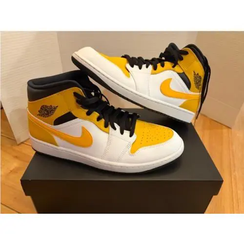 Nike shoes - Nike Air Jordan 1 - Air - Multicolor, Manufacturer: Taxi/White-Black 1