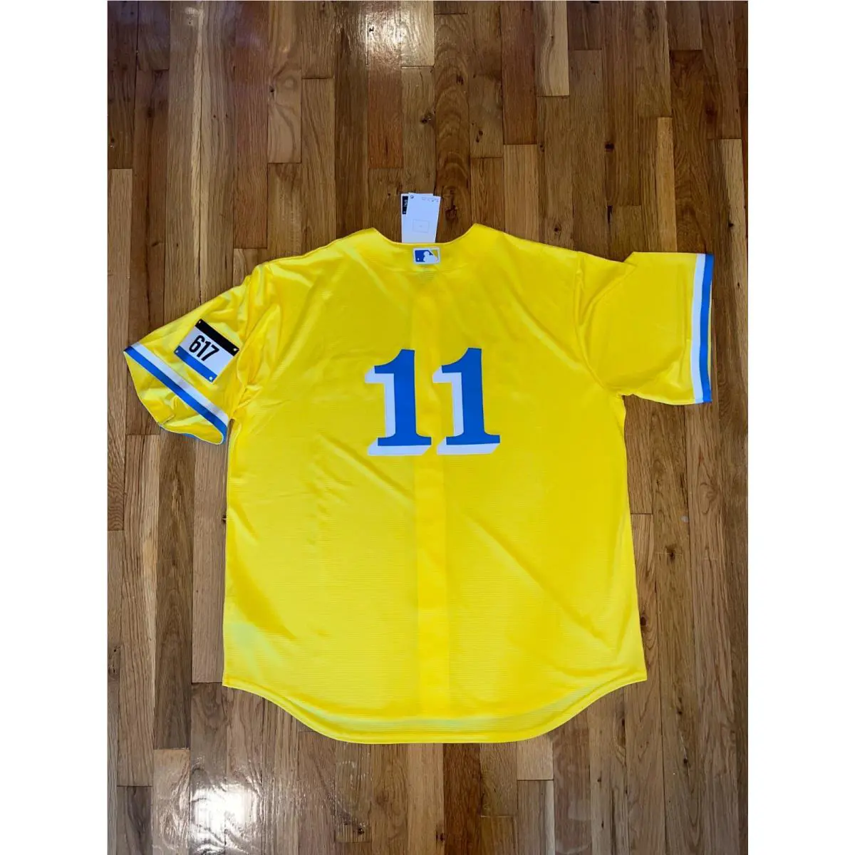 Nike clothing - Yellow 1