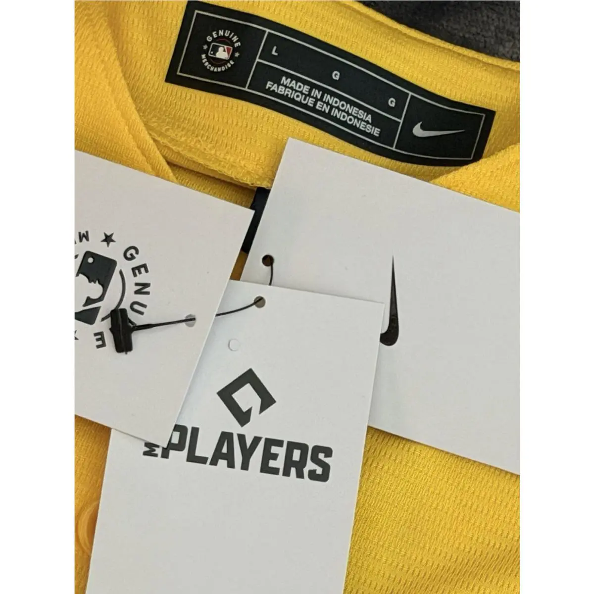 Nike clothing - Yellow 3