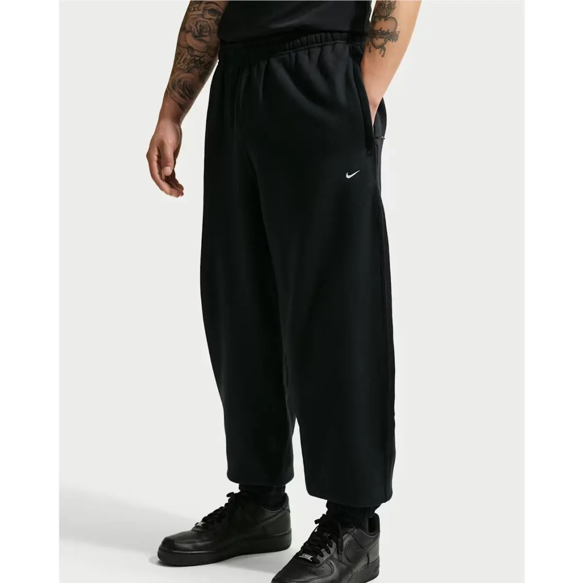 Solo Swoosh Men`s Cuffed Fleece Pants Jogger Small Black HV1088-010 by Nike