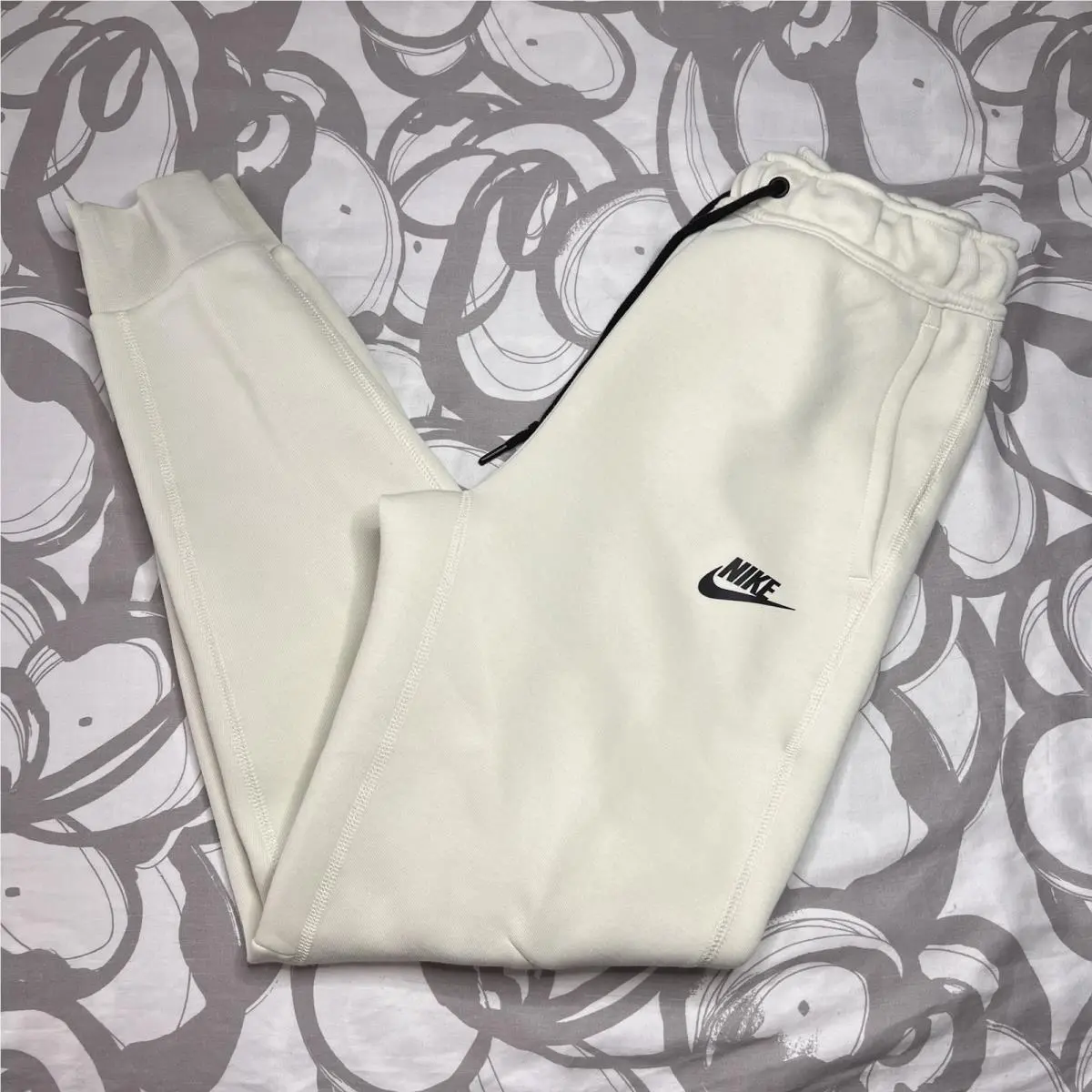 Nike clothing - FB8002020 - FB8002020 - Yellow 2