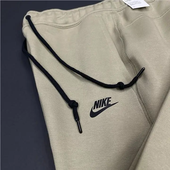 Nike clothing - Neutral Olive 0