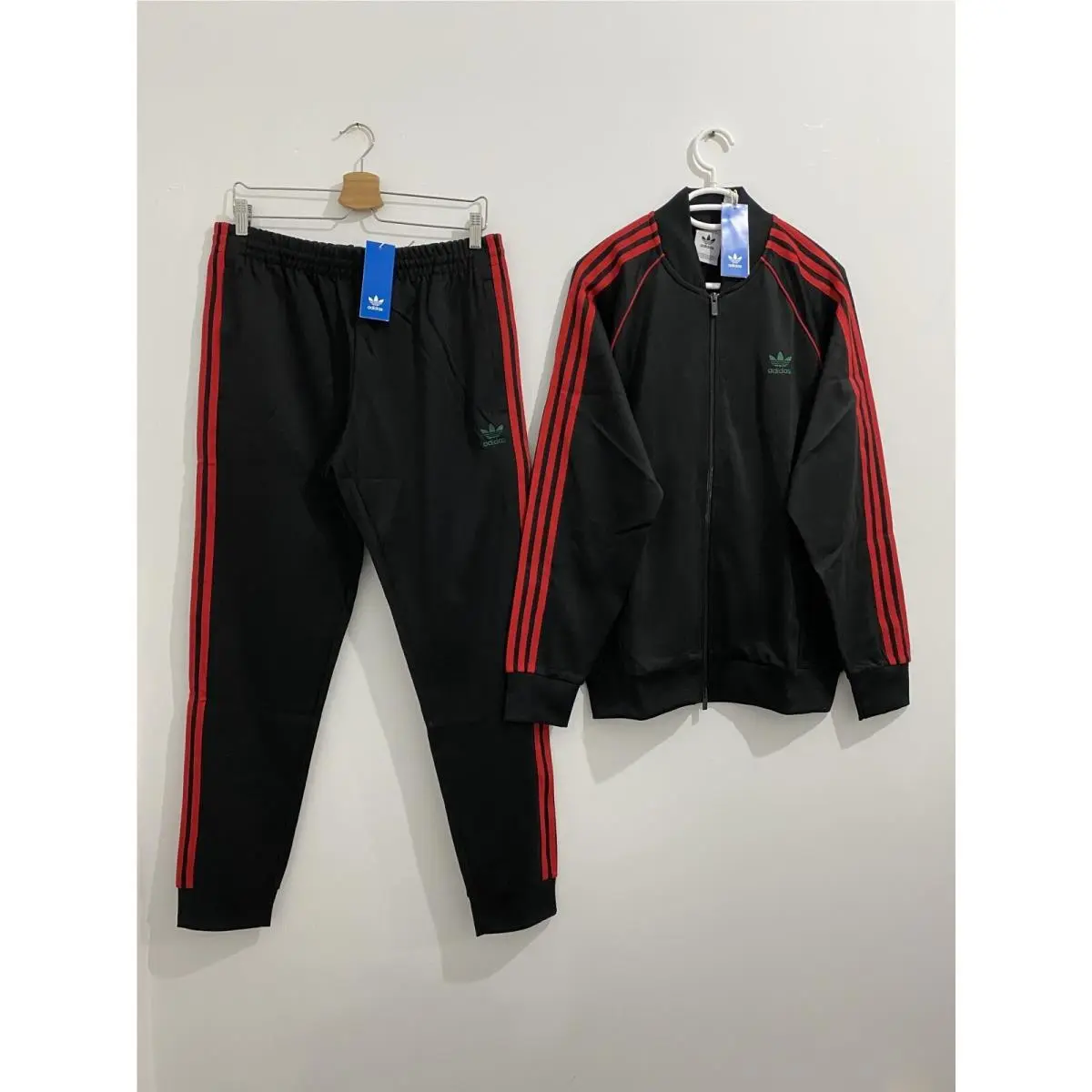 Adidas clothing - Black Better Scarlet 0