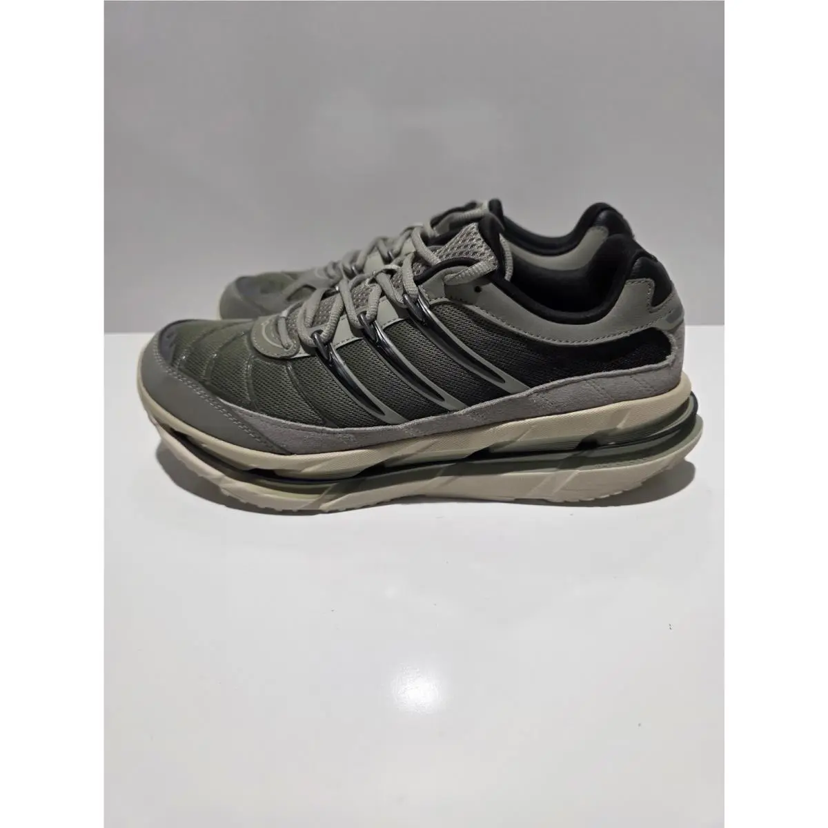 Adidas Adistar Hrmy Men`s Athletic Sneakers Running Trainers Size 10 Olive