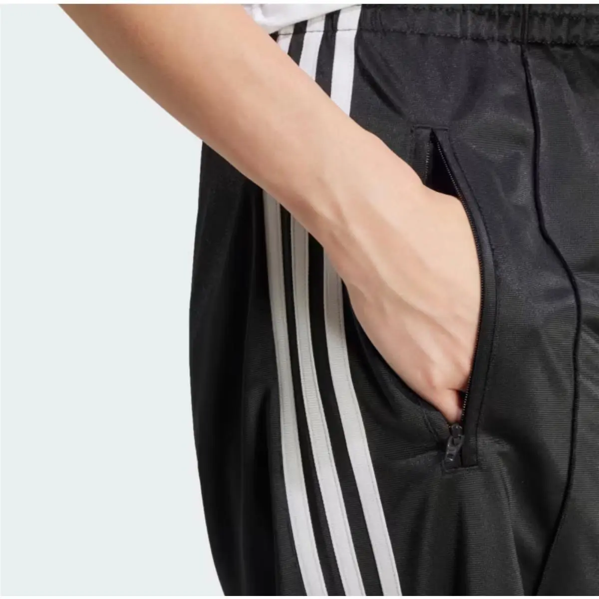 Adidas clothing - JC8245 - JC8245 - Black 3