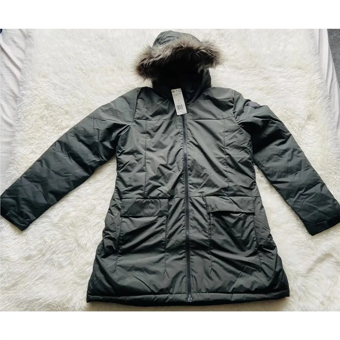 Adidas clothing - Earth (UPC: 192609358702) 0
