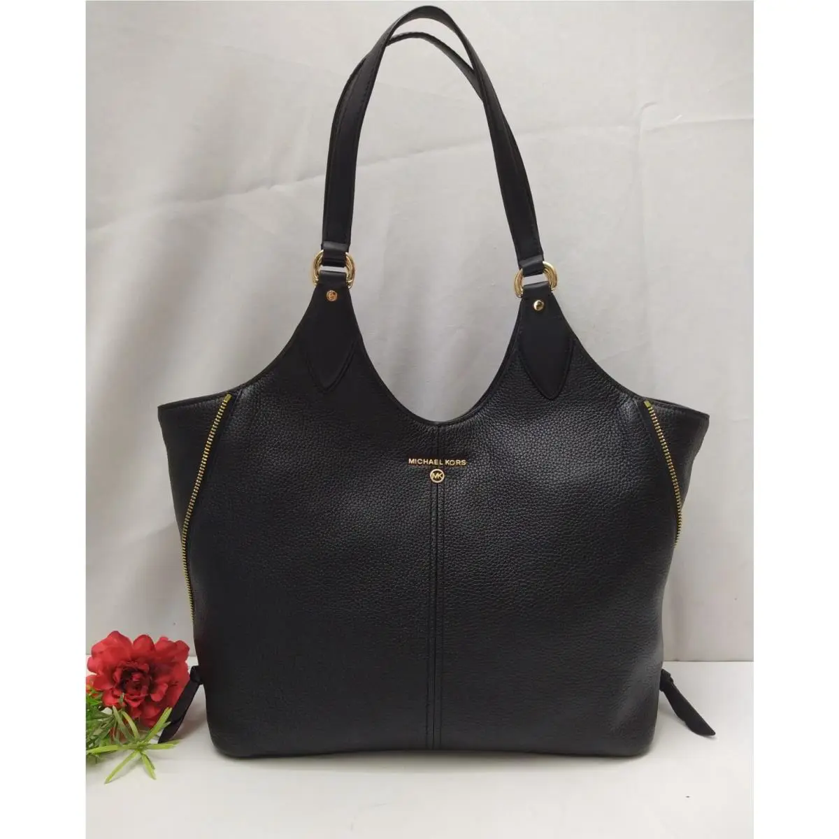 Michael Kors Beth Black Leather Zipper Satchel Shoulder Bag Purse