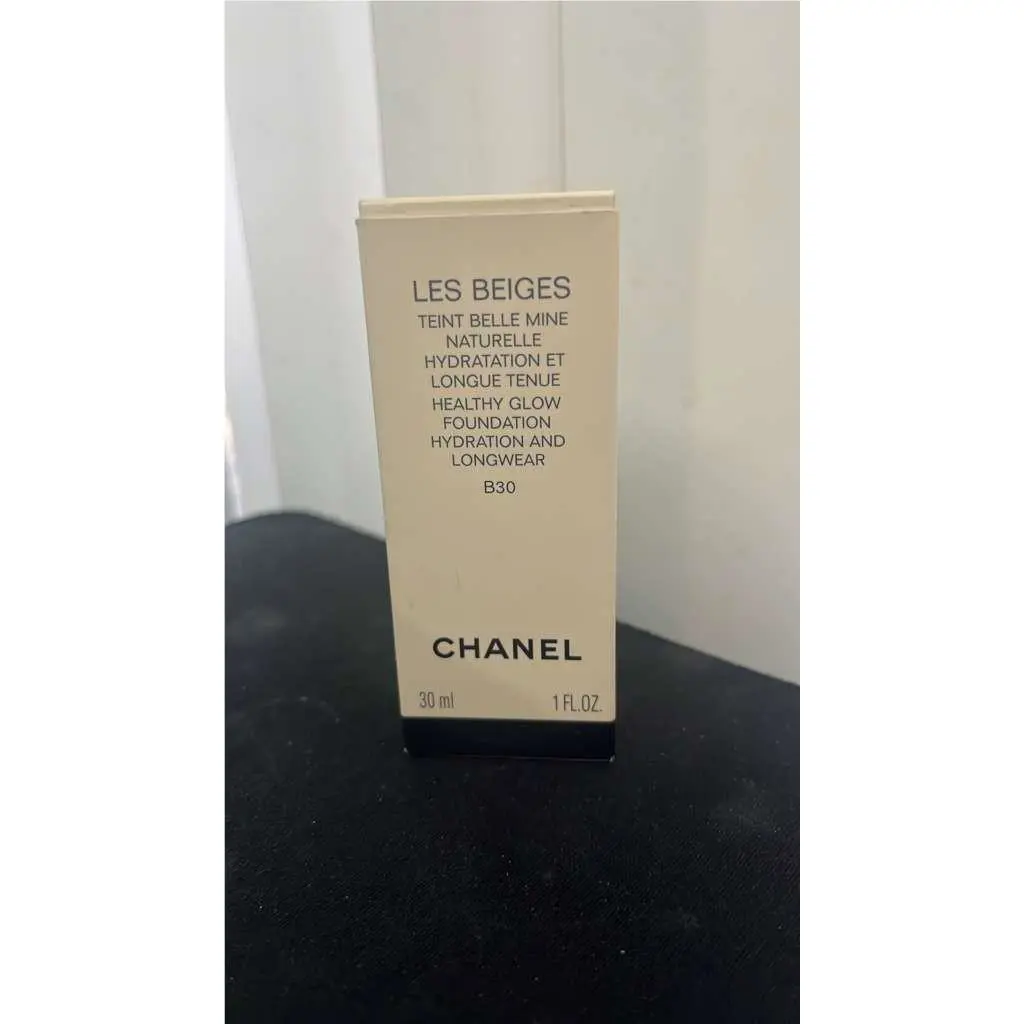 Chanel - Les Beiges Teint Belle Mine Naturelle Healthy Glow Hydration and Longwe