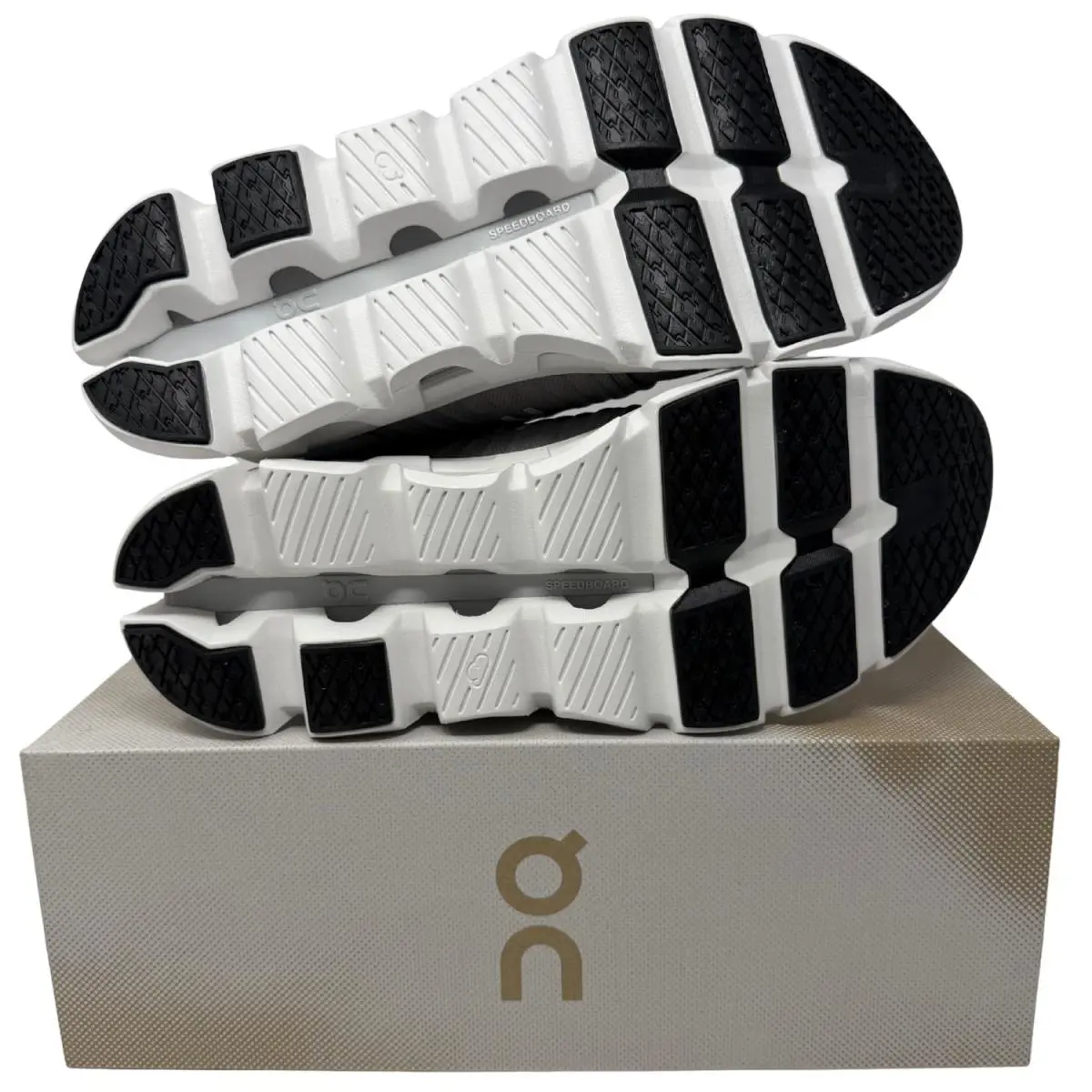 On-Running shoes - Cloudswift 4 - Cloudswift - Black | Eclipse 17