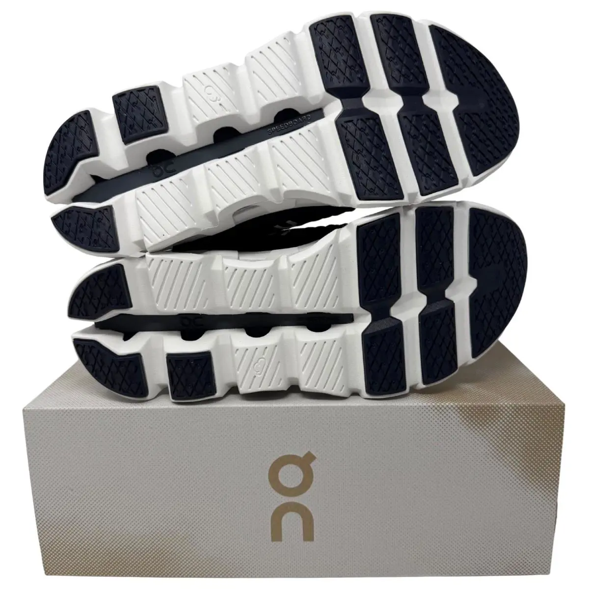 On-Running shoes - Cloudswift 4 - Cloudswift - Black | Eclipse 24