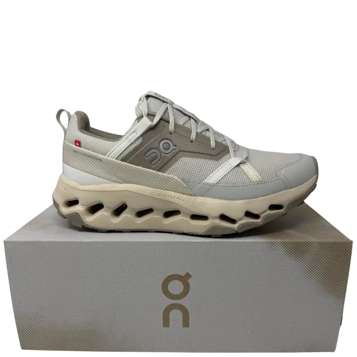 On Running Women`s Cloudhorizon Hiking Shoe Assorted - Safari | Ice