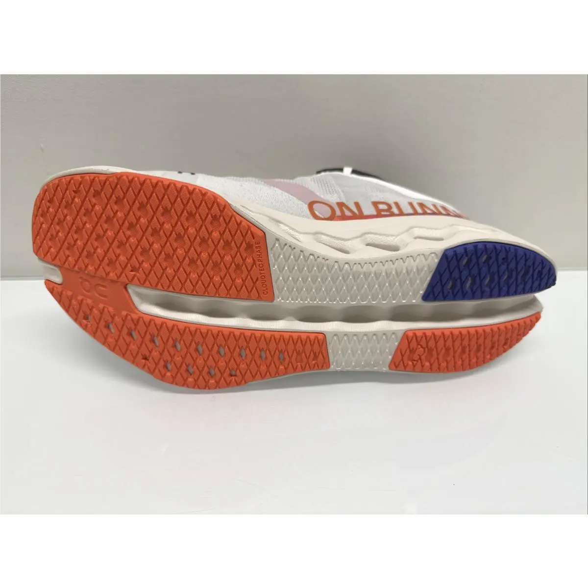 On-Running shoes - ⚡ On Cloudsurfer 2 - Cloudsurfer - White 4