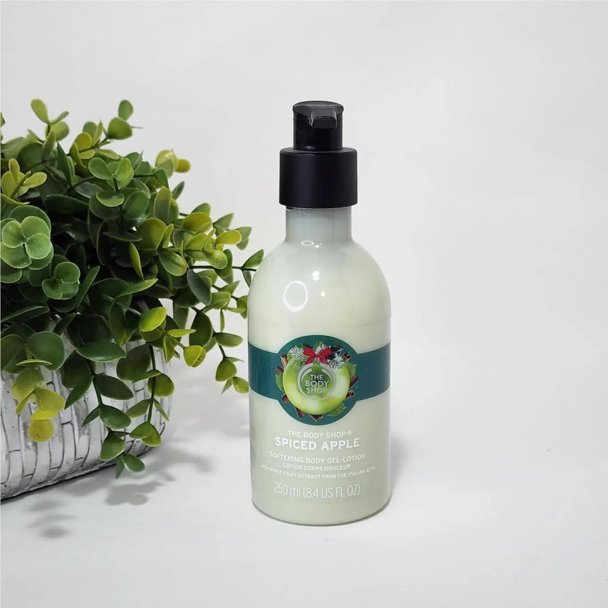 The Body Shop Spiced Apple Softening Body Gel-lotion 8.4 fl oz / 250 mL - Htf by THE BODY SHOP