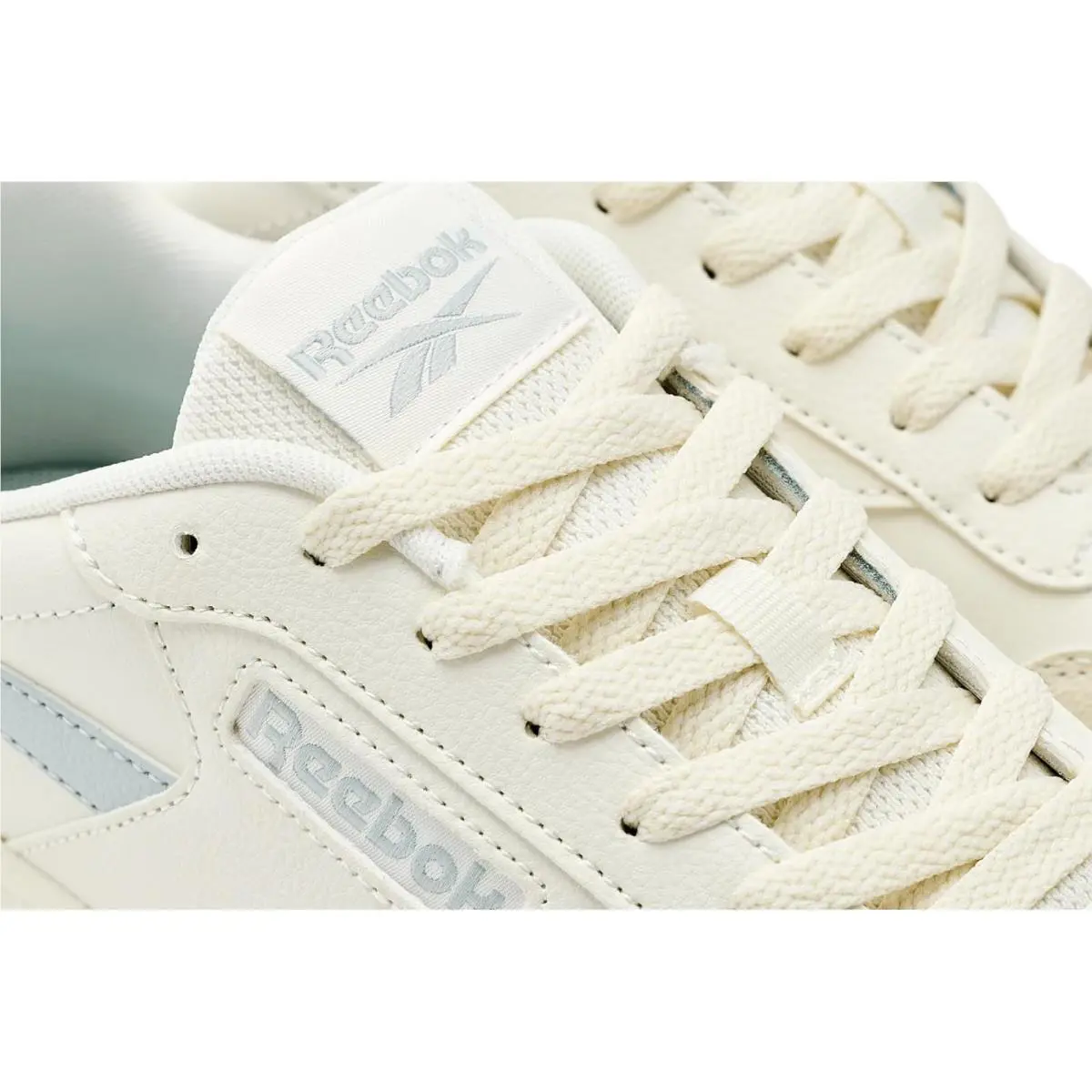 Reebok shoes - Chalk/Simple Grey/Gum 11