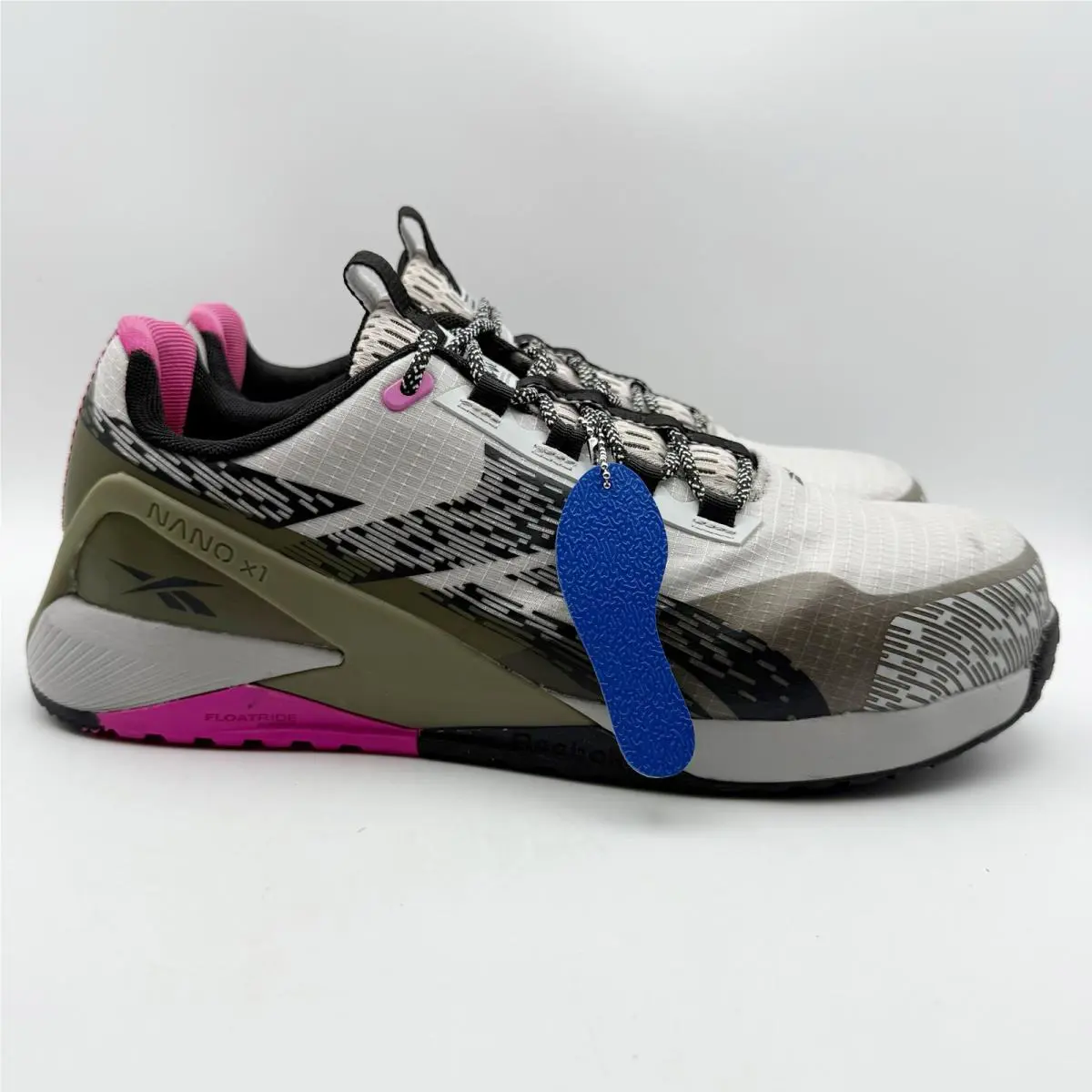 Reebok shoes - White (UPC: 690774622876) 1