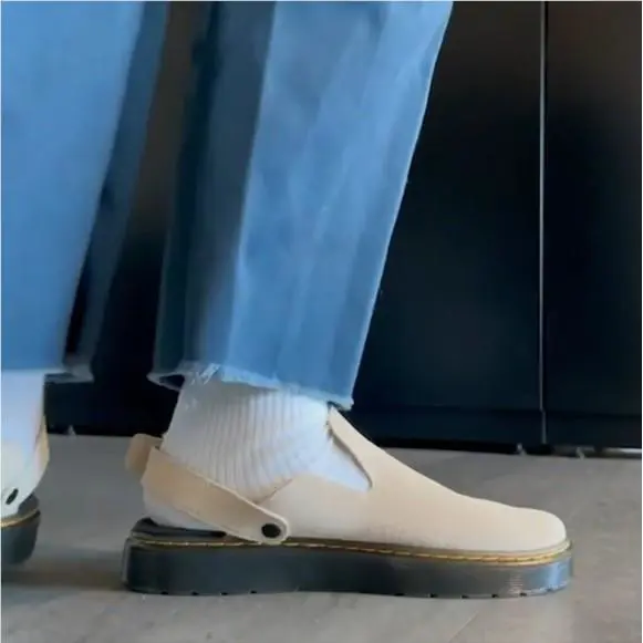 Dr. Martens shoes - Cream 7