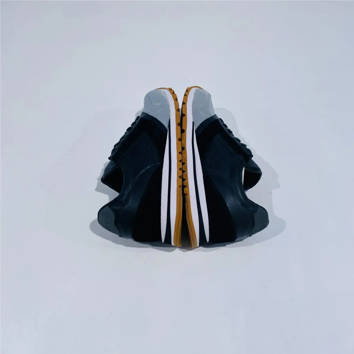 Brooks shoes - Black 1