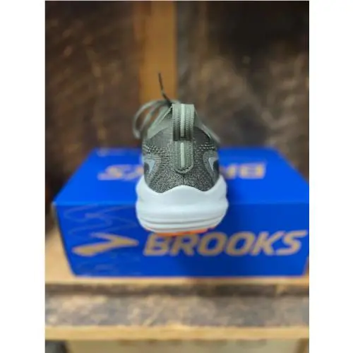 Brooks shoes - Olive 9