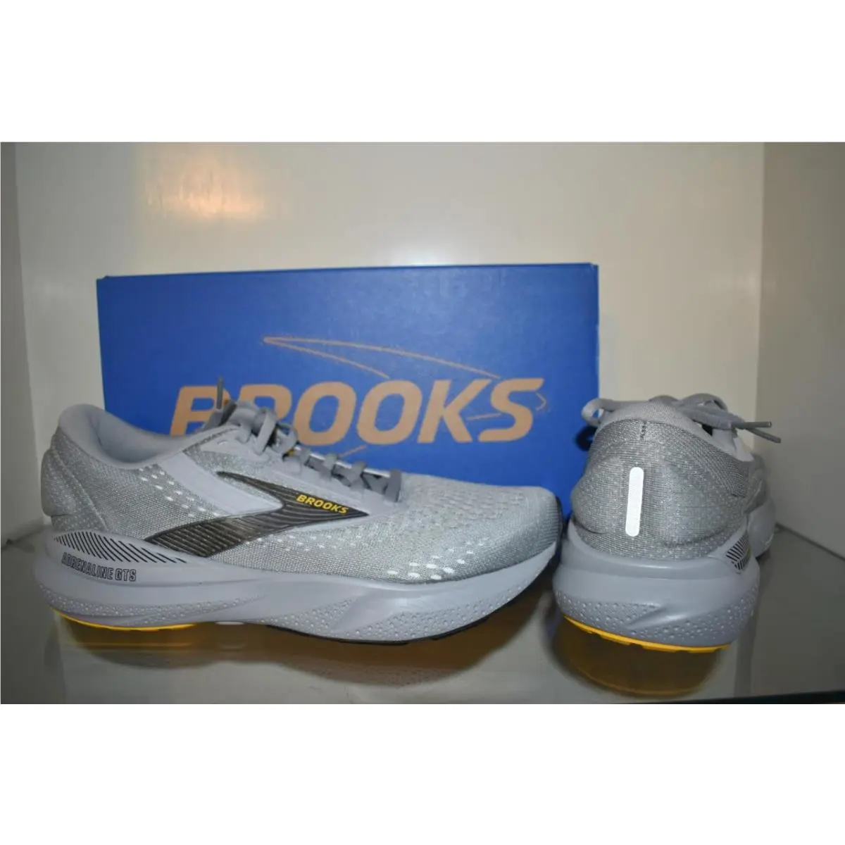 Brooks shoes - Brooks Adrenaline 24 - Adrenaline - 110437 1D 084 - Gray 1